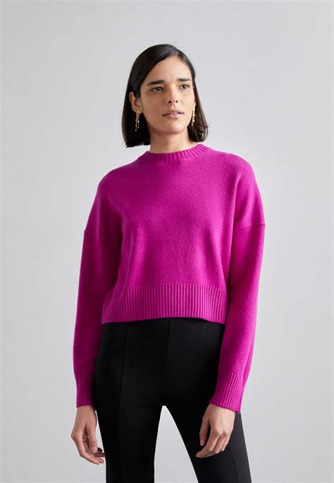 maglione chanel fucsia|Maglione Versace Fucsia 10062301A04245 1PF00 EESL2139.